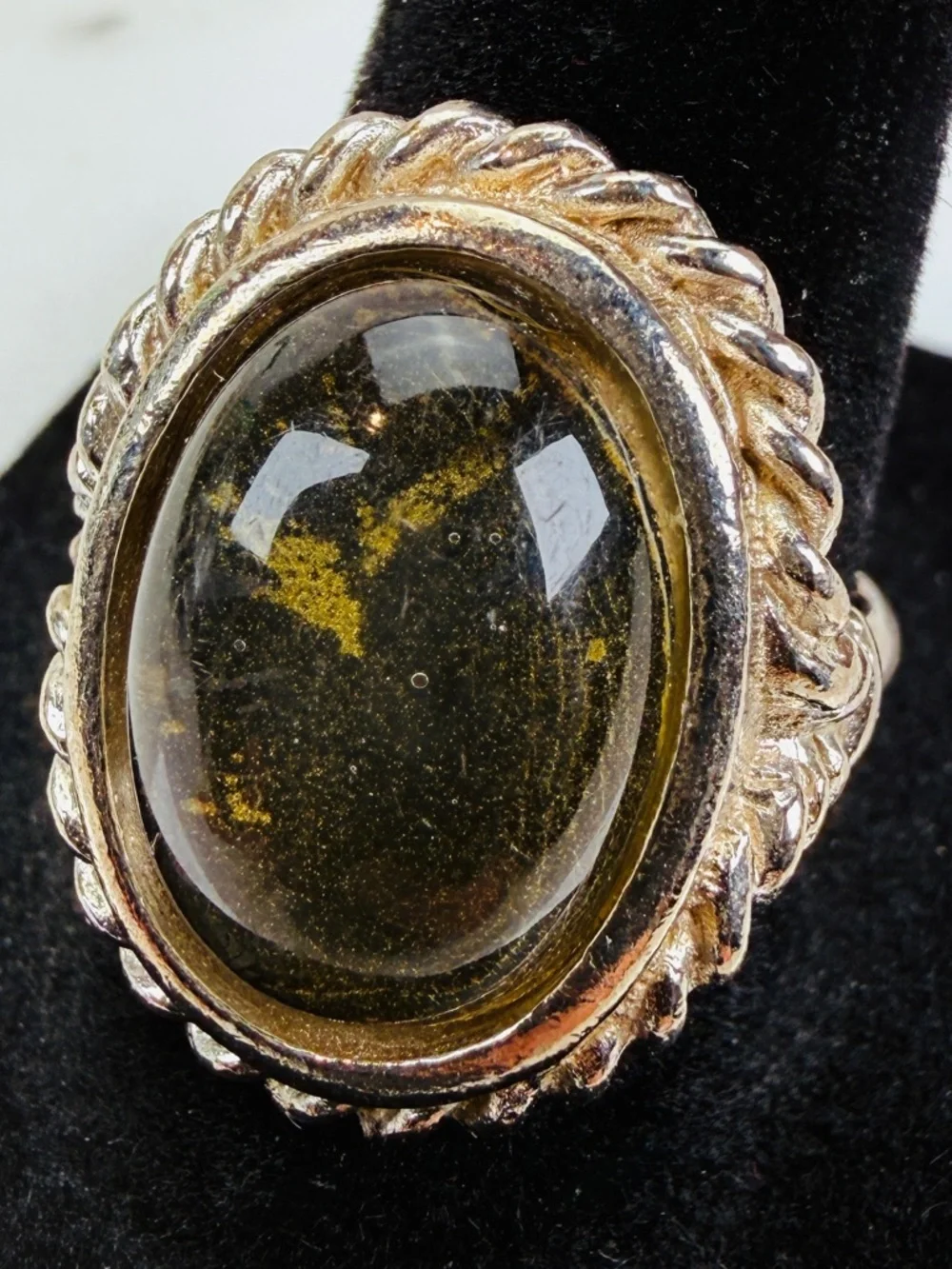 Vintage size 7.75 Silvertone Cabachon ring